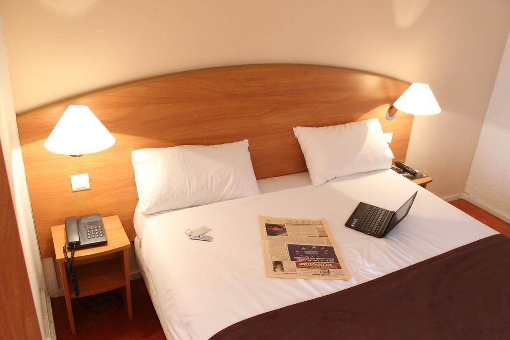 Central Hotel Créteil Eksteriør billede